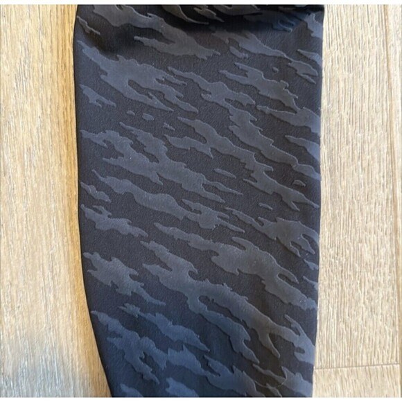 NEW Lululemon Leggings 2 Wunder Under High-Rise Tight 25" Lunar New Year Dark - Picture 6 of 8